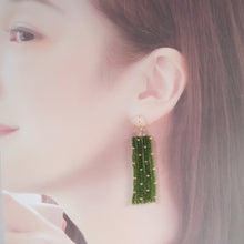 画像をギャラリービューアに読み込む, ドット柄のビーズフリンジピアス/イヤリング|Ahki Beadwork(アーキービーズワーク)