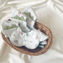 画像をギャラリービューアに読み込む, baby bib dinosaur|Lutin(リュタン)