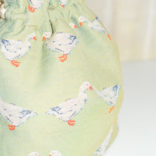 画像をギャラリービューアに読み込む, bucket drawstring bag <duck in the garden>|Cherry on top(チェリーオントップ)