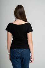 画像をギャラリービューアに読み込む, 刺繍入りT-シャツ ・ 深いネックライン|Ukrainian Embroidery Wear ”Mavka”(ウクライナシシュウノアパレル マウカ)