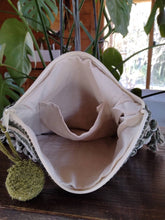 画像をギャラリービューアに読み込む, 天然素材のマクラメポーチ|MANGALA ARATI(マンガラ アーラティー)