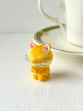 画像をギャラリービューアに読み込む, 祈る猫さん~黄トラ~|手ノヒラ堂(テノヒラドウ)