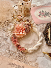 画像をギャラリービューアに読み込む, コーラルピンクのカラーしめ縄|flowers luciole(フラワーズ ルシオール)