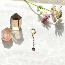 画像をギャラリービューアに読み込む, 赤い煌めき ガーネットシングルピアス|bis.(ビス)