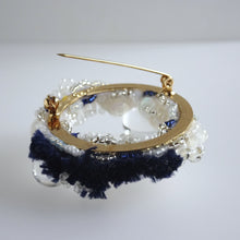画像をギャラリービューアに読み込む, コロニーリースブローチ//ミッドナイトブルー|hanmmmo(ハンモ)
