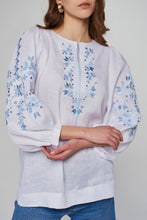 画像をギャラリービューアに読み込む, 刺繍入りブラウス・青い花|Ukrainian Embroidery Wear ”Mavka”(ウクライナシシュウノアパレル マウカ)