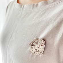 画像をギャラリービューアに読み込む, ブローチ うさぎ C|ヨシウラチヒロ