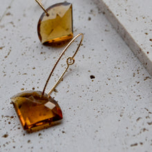 画像をギャラリービューアに読み込む, matataki…コニャッククォーツ10金フープピアス|G.Y.P(ジプ)