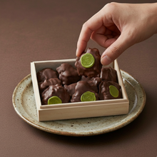 画像をギャラリービューアに読み込む, ピスタチオのザクザクショコラ|アントワーヌ・カレーム