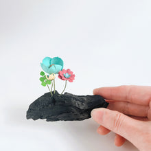 画像をギャラリービューアに読み込む, 炭オブジェ/エネルギーの花咲く|櫂の炭(カイノスミ)