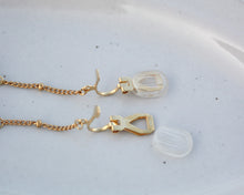 画像をギャラリービューアに読み込む, 「月の雫珠」国産あこや真珠バロックパール*サージカルステンレス・イヤリング(スタッドチェーン)|ツバメ舎(ツバメシャ)