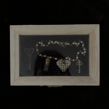 画像をギャラリービューアに読み込む, eat me, drink meチョーカー|A of Hearts(エーオブハーツ)