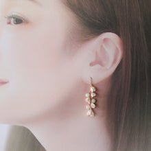 画像をギャラリービューアに読み込む, 鈴蘭とひすいのピアス|s.o.f.i. (ソフィー)