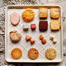 画像をギャラリービューアに読み込む, クリスマス しろくま クッキー缶|小さな焼き菓子店 翠星(チイサナヤキガシテン スイセイ)