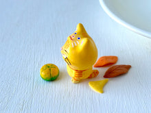 画像をギャラリービューアに読み込む, 猫をかぶった猫さん(黄トラ)|手ノヒラ堂(テノヒラドウ)