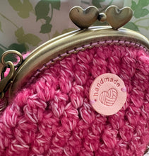 画像をギャラリービューアに読み込む, 可愛い!が大好きなあなたへ ハートの口金 ピンクのがま口ミニポシェット|M'S CROCHET(エムズクロシェット)