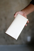 画像をギャラリービューアに読み込む, 余白を愉しむ長財布※小銭入れ付タイプ〈LOCUS-LWC〉|Has(ハズ)