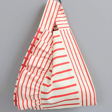 画像をギャラリービューアに読み込む, 作家オリジナル生地でつくった手持ちタイプのアシメフリルバッグ|takutomo(タクトモ)