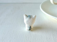 画像をギャラリービューアに読み込む, 祈る猫さん(グレートラ白)|手ノヒラ堂(テノヒラドウ)
