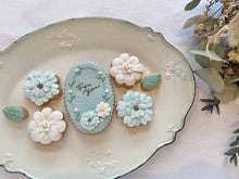 画像をギャラリービューアに読み込む, フラワーアイシングクッキーギフト(くすみブルー)|studio chaleur +(スタジオシャルール)