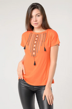 画像をギャラリービューアに読み込む, 刺繡入りT-シャツ|Ukrainian Embroidery Wear ”Mavka”(ウクライナシシュウノアパレル マウカ)