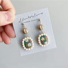 画像をギャラリービューアに読み込む, 草原のお花ピアス|slowly&starry(スローリーアンドスターリー)