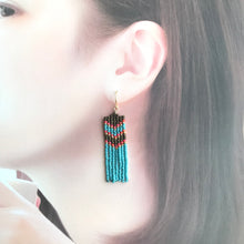 画像をギャラリービューアに読み込む, 【2点セット】ビーズフリンジピアスとアメリカ製チャームネックレス ライトブルー (イヤリング変更可)ギフトボックス|Ahki Beadwork(アーキービーズワーク)