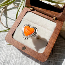 画像をギャラリービューアに読み込む, 金属アレルギー対応『お守りジュエリー』スパイニーオイスター・ハートリング / 錆びない素材|Hiwalani(ヒワラニ)