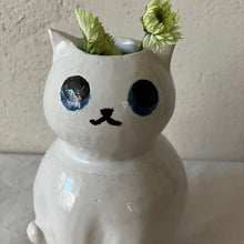 画像をギャラリービューアに読み込む, 白猫の花瓶|とうげい hanaga(トウゲイ ハナガ)