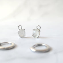 画像をギャラリービューアに読み込む, マザーオブパール ワンタッチ ダングル ピアス(シルバー925/ロジウムプレーティング)|SMUK(スムーク)
