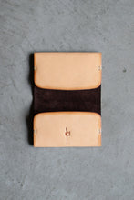 画像をギャラリービューアに読み込む, 革の質感まで“印象”になる名刺入れ〈UNUS-C〉|Has(ハズ)