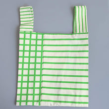 画像をギャラリービューアに読み込む, 作家オリジナル生地でつくった手持ちタイプのアシメフリルバッグ|takutomo(タクトモ)