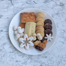 画像をギャラリービューアに読み込む, 1月のクッキー缶|雪の結晶と冬景色|CafeCacapo(カフェカカポ)