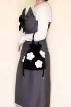 画像をギャラリービューアに読み込む, bucket drawstring bag<Leather flower motif-black->|Cherry on top(チェリーオントップ)