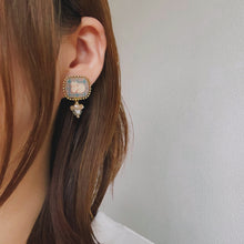 画像をギャラリービューアに読み込む, ネコとお花イヤリング ピンク|slowly&starry(スローリーアンドスターリー)