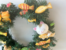 画像をギャラリービューアに読み込む, 猫さんとお魚クッキークリスマスリース|手ノヒラ堂(テノヒラドウ)