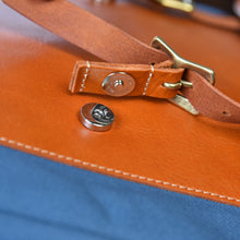 画像をギャラリービューアに読み込む, MUDITA HILL|岡喜近江牛レザーと高島帆布で作った フラップ付きリュック(2バックル) 【びわ湖ブルー・ブライトキャメル】|Cogocoro(コゴコロ)