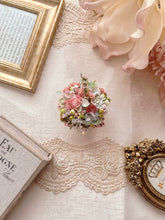 画像をギャラリービューアに読み込む, 小さなパステルカラーの花かご|flowers luciole(フラワーズ ルシオール)