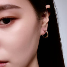 画像をギャラリービューアに読み込む, Crossed Layer Hoop pierce – Contrast Edition |Lyvi(ライヴィ)