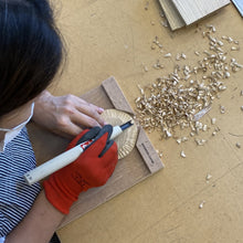 画像をギャラリービューアに読み込む, おうちでたのしむ・くるみ豆皿キット/彫刻刀2種付き|WOODWORK CENTER(ウッドワークセンター)