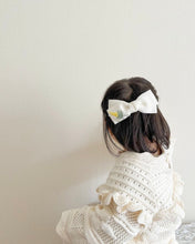 画像をギャラリービューアに読み込む, ミモザの小さな花束 フランス刺繍 リボンバレッタ|SUNNY RIBBON(サニーリボン)