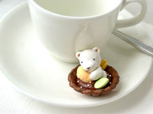 画像をギャラリービューアに読み込む, タルトになったシロクマさん"Tart Polar bear"|手ノヒラ堂(テノヒラドウ)