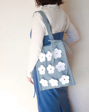 画像をギャラリービューアに読み込む, Rugby ball bag<Leather Flower motif>|Cherry on top(チェリーオントップ)