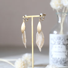 画像をギャラリービューアに読み込む, 本物のリーフとメタルリーフのピアス/イヤリング|FT2 works(エフティーツーワークス)