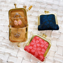 画像をギャラリービューアに読み込む, ジュエリーケース 金襴 ミニがま口 和柄ストラップ付|六屋(ムツヤ)