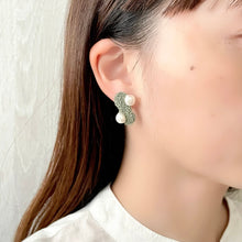 画像をギャラリービューアに読み込む, unbalance.刺繍ピアス.刺繍イヤリング|cheese(チーズ)
