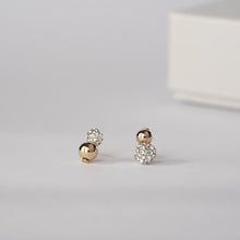 画像をギャラリービューアに読み込む, キラキラパヴェボールとツヤツヤゴールドボールのコンビイヤリング|BLANCHE NEIGE(ブランシュネージュ)