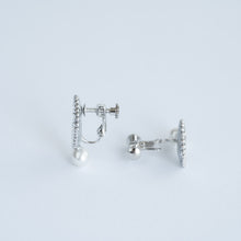 画像をギャラリービューアに読み込む, Pearl Kiss Heart 光のハートイヤリング|BLANCHE NEIGE(ブランシュネージュ)