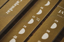 画像をギャラリービューアに読み込む, 2026 ムーンカレンダー MOON Calendar(週めくり/短冊形)|NUDE LAMP(ヌードランプ)