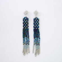 画像をギャラリービューアに読み込む, ミッドナイトブルー 夜空の一番星 揺れるロングビーズフリンジピアス 【シルバー925 ピアスポスト】 |Ahki Beadwork(アーキービーズワーク)